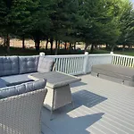 Peace Lodge With Hot Tub